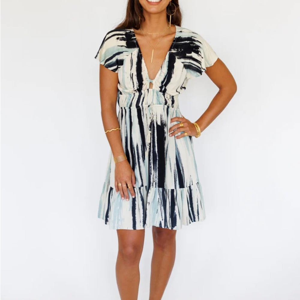 🆕 Keani Hawai’i Khush Manoa Ruffle Key Hole Dress | M | Cream/Black/Blue